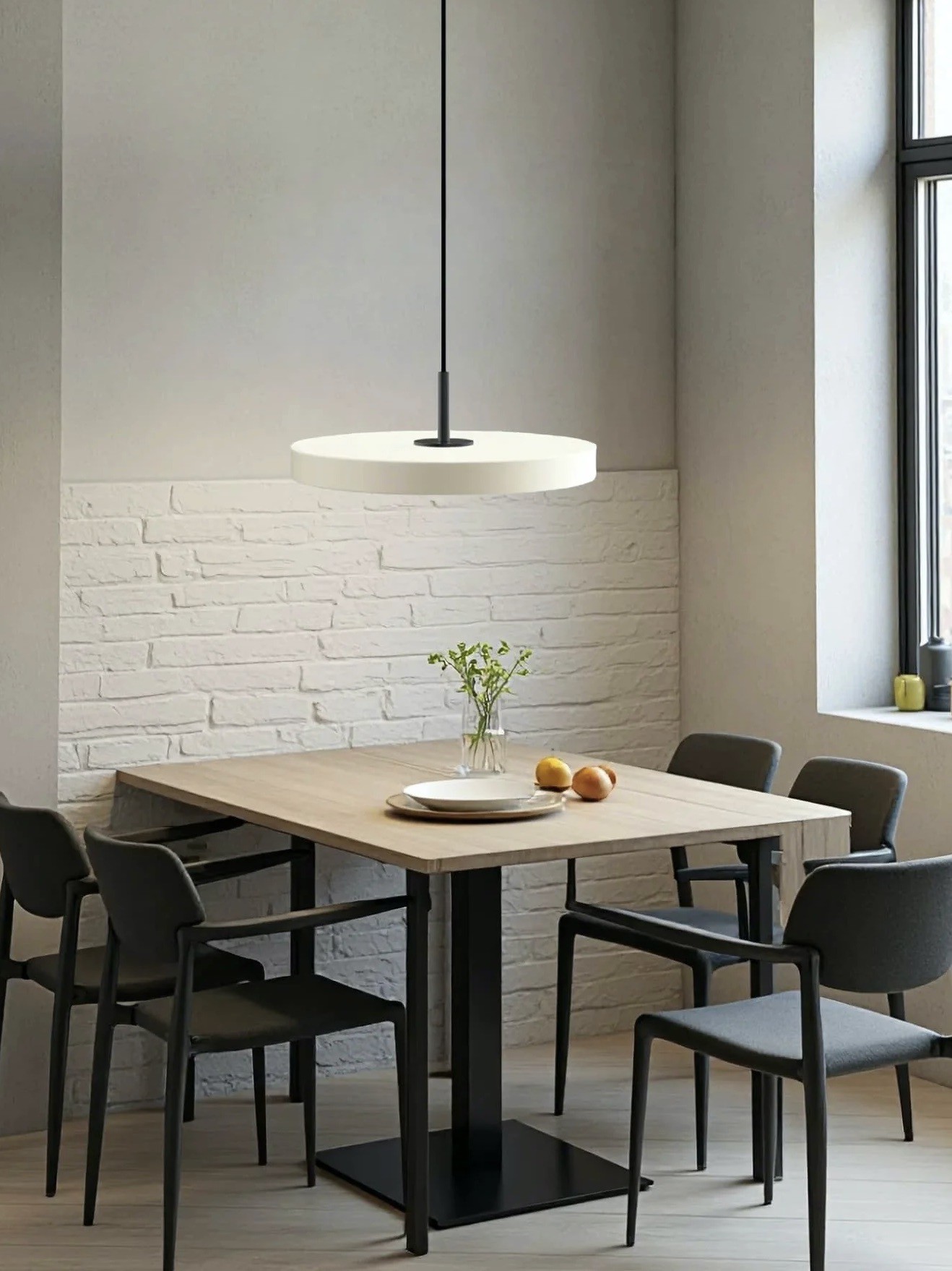 Modern Disc Pendant Light — Nordic Minimalist Fixture for Dining & Kitchen G102