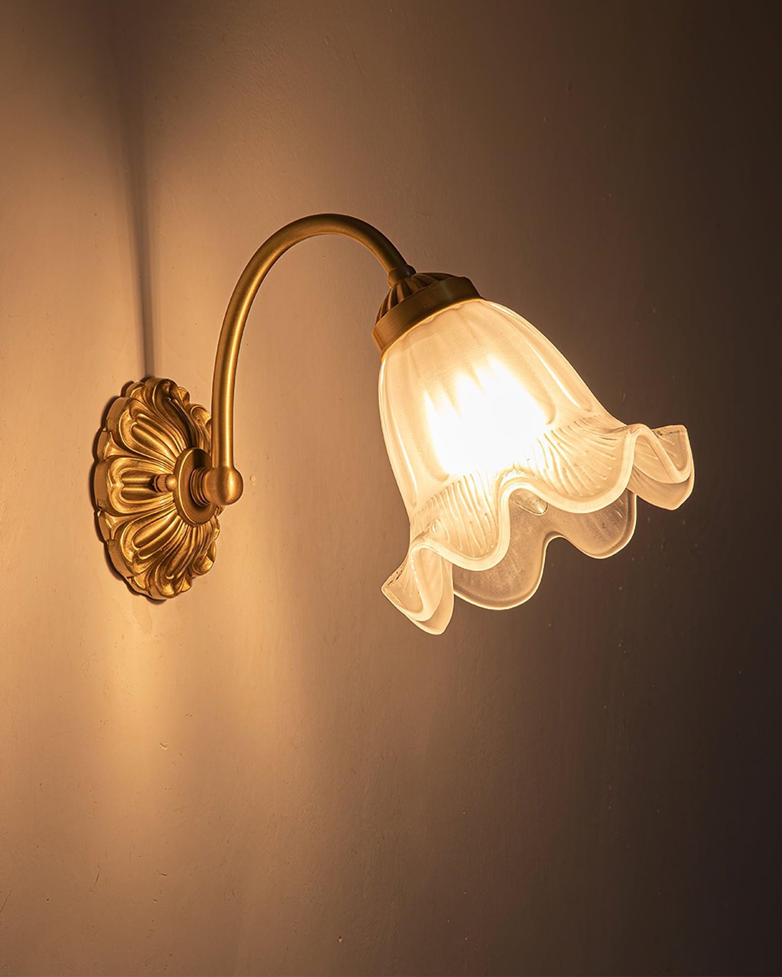 Nordic Modern Retro Elegant Flower Brass Glass Wall Lamp M386