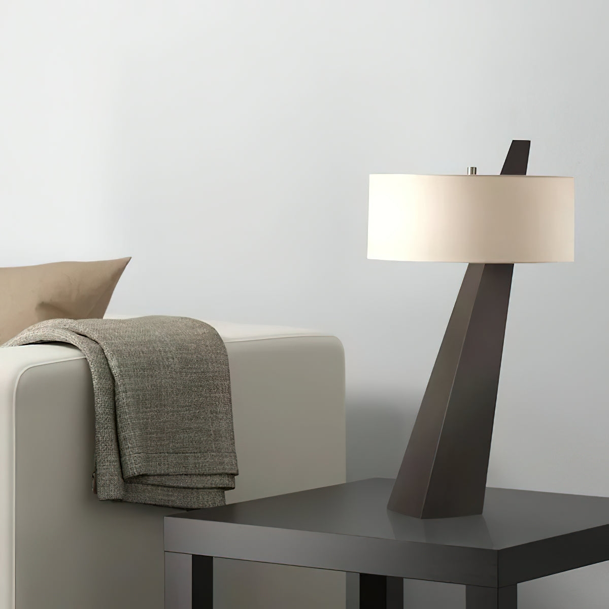 Jett Obelisk Table Lamp T1685