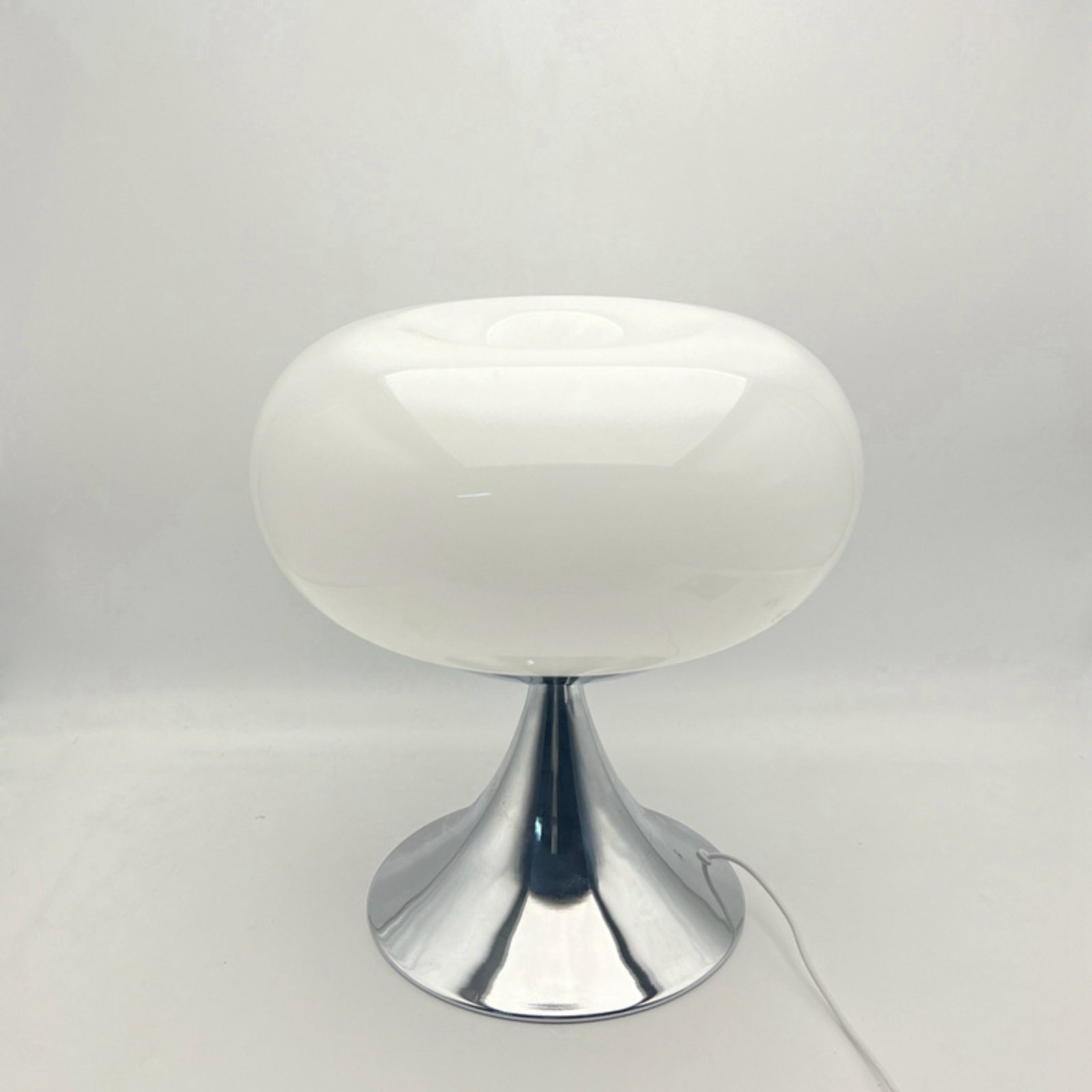 Lollora Bauhaus Apple Glass Table Lamp — Modern Desk & Bedside S171