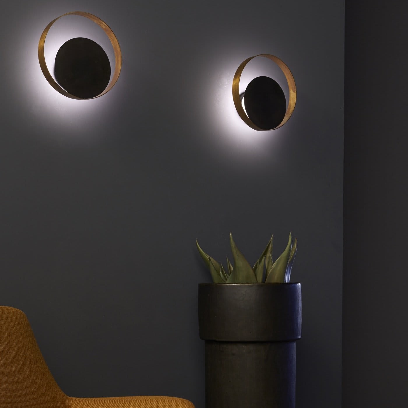 Circle Wall Lamp