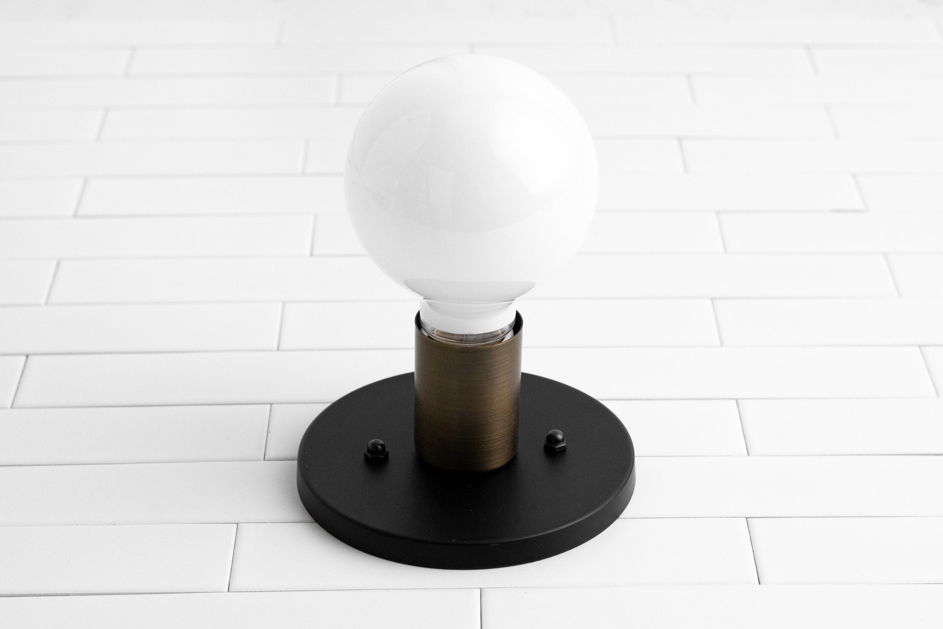 Glorica Glass Minimalist Wall Sconce - Versatile Modern Light For Any Room T333