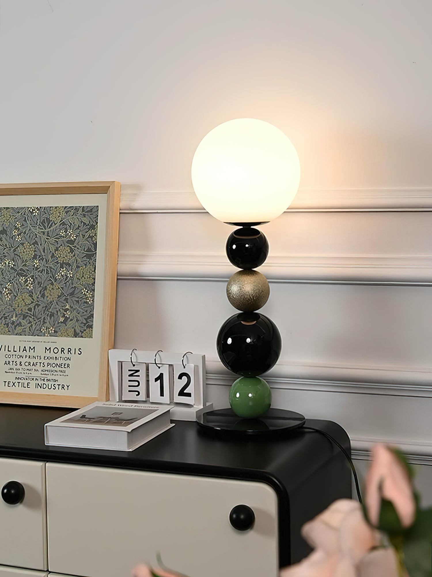 Round Balls Stacking Green Table Lamp M417