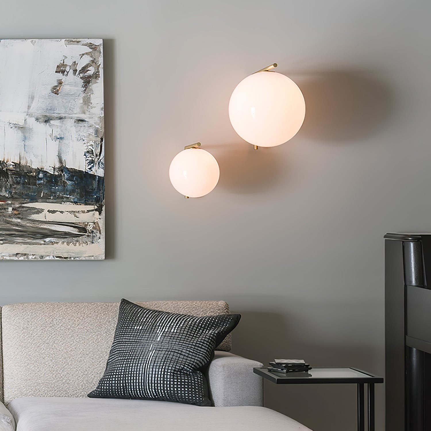 Iscalia Wall/Ceiling Light – Globe Design for Living Room