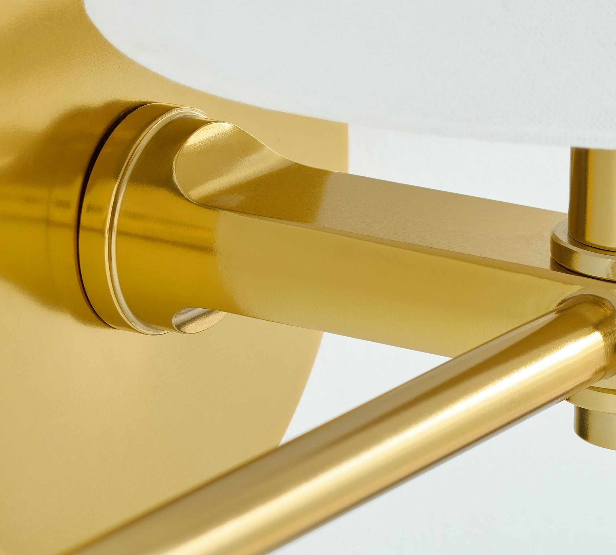 Modern Metal Wall Sconce – Adjustable Arms for Hallways T424