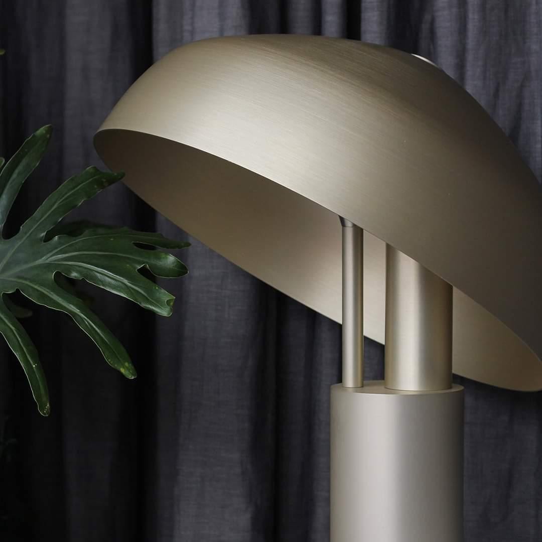 Modern Minimalist Design Crooked Head Table Lamp M340
