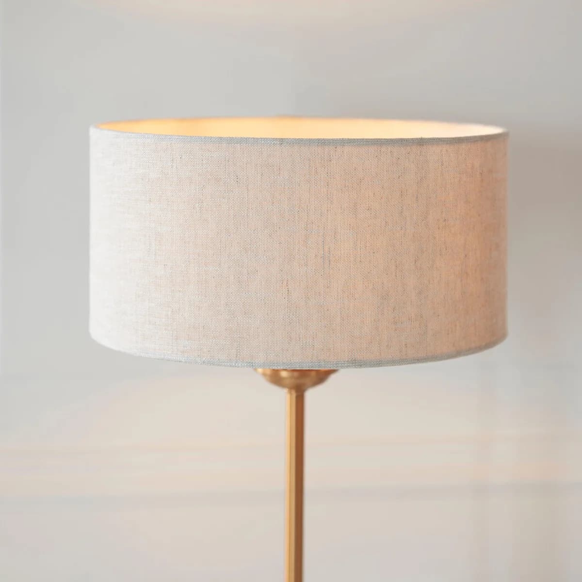 Tela 1‑Light and 3‑Light Table Lamp - Modern Linen & Metal for Bedside or Living Room T847