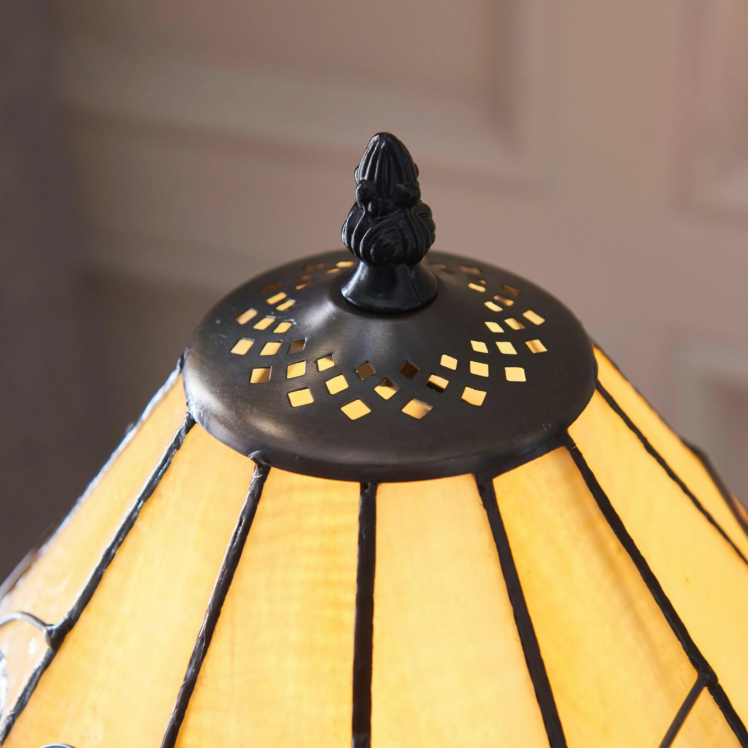TF Jamelia Classic Stained Glass Table Light Lamp - Handcrafted Glass Light for Bedroom T855