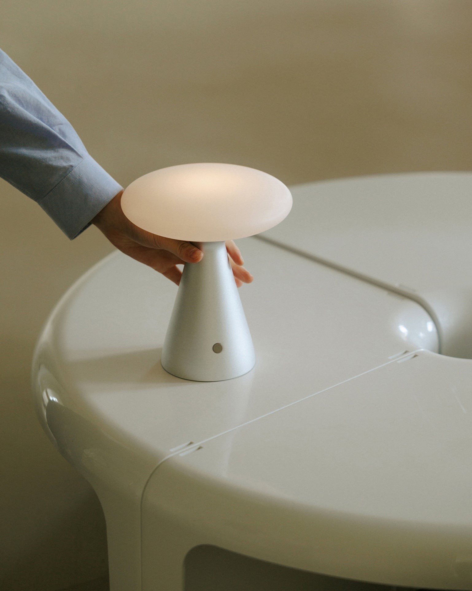Simple Style Touch Dimming Table Lamp M146
