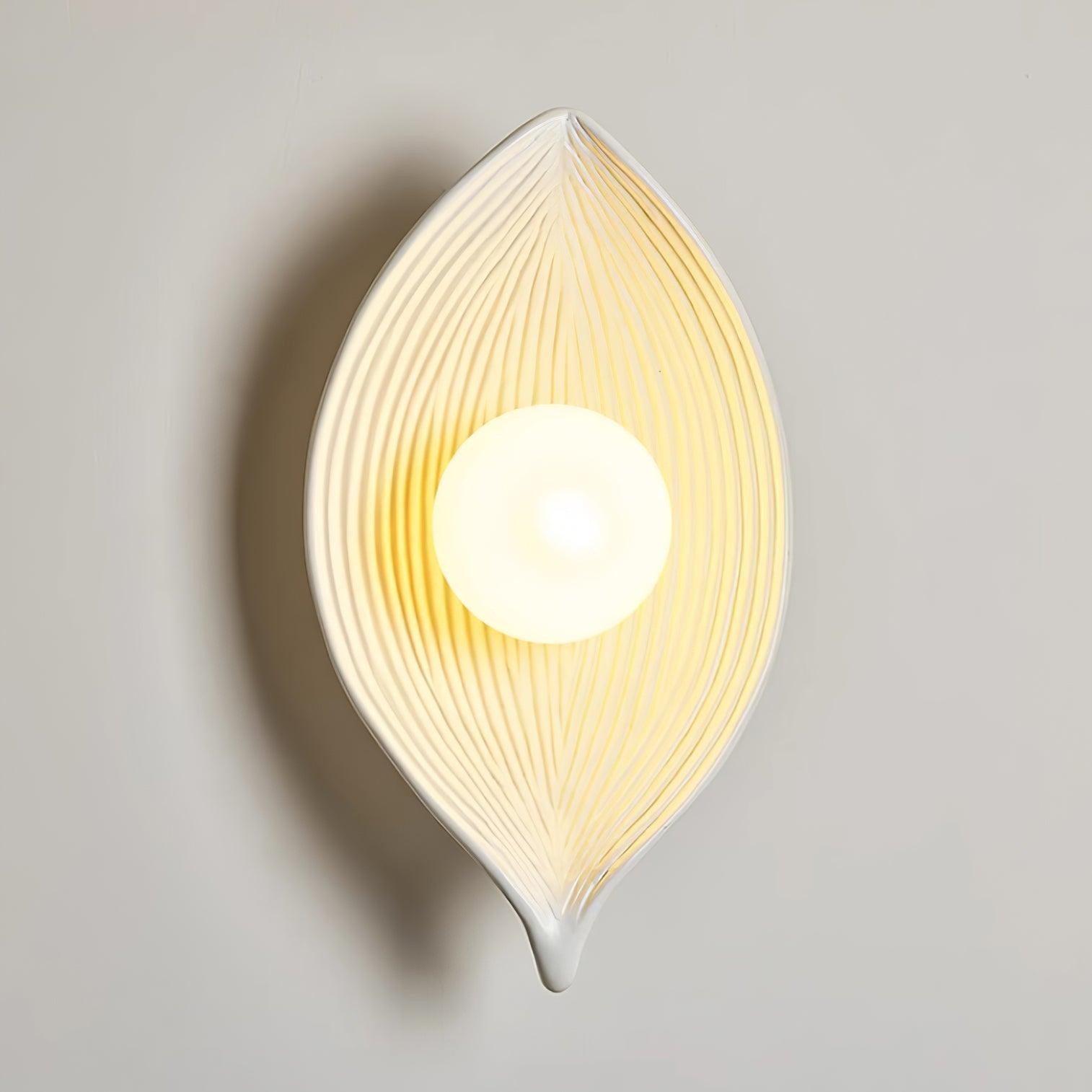 Contemporary Nordic Leaf Resin Wall Light M268