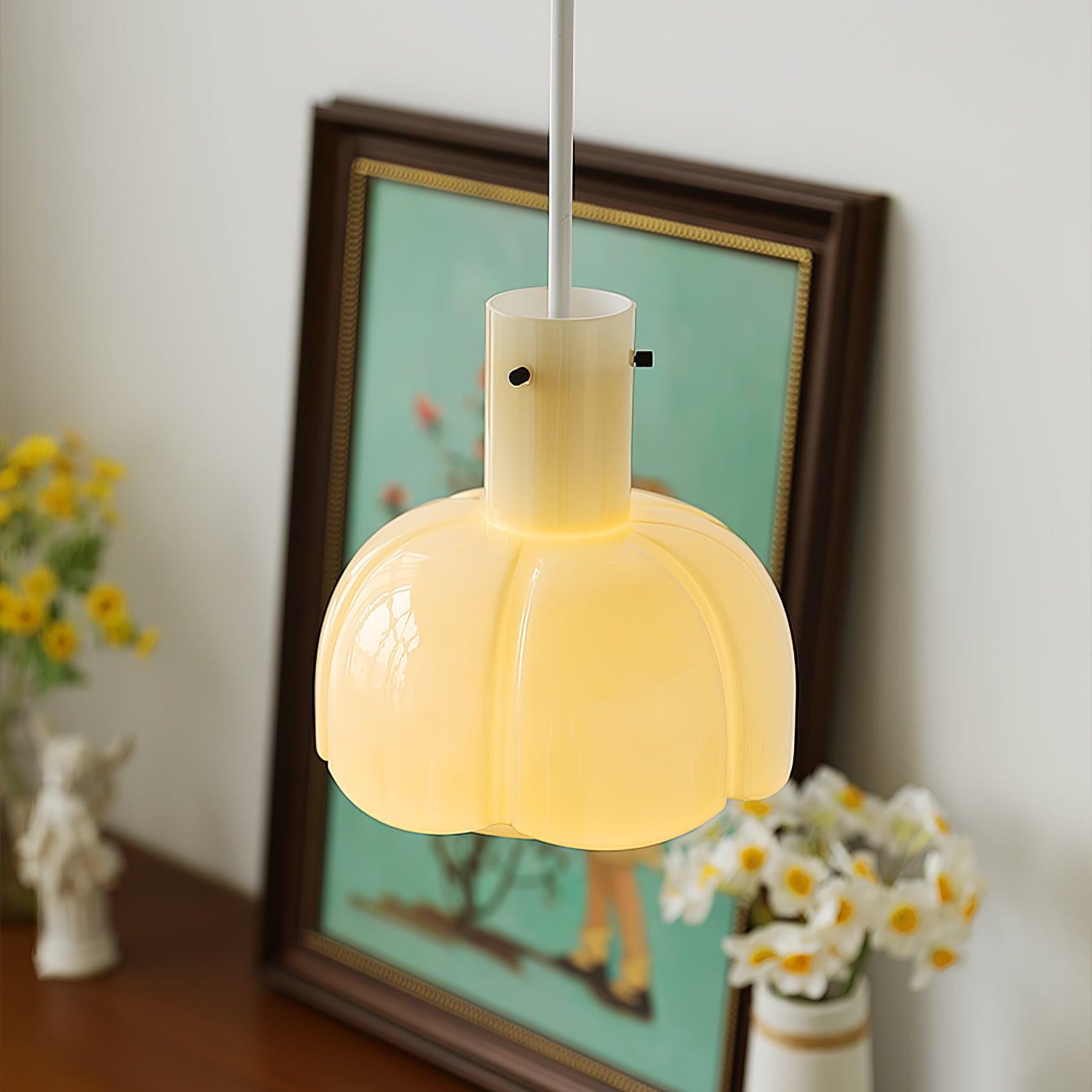 Medieval Style Glass Bud Pendant Lamp M352