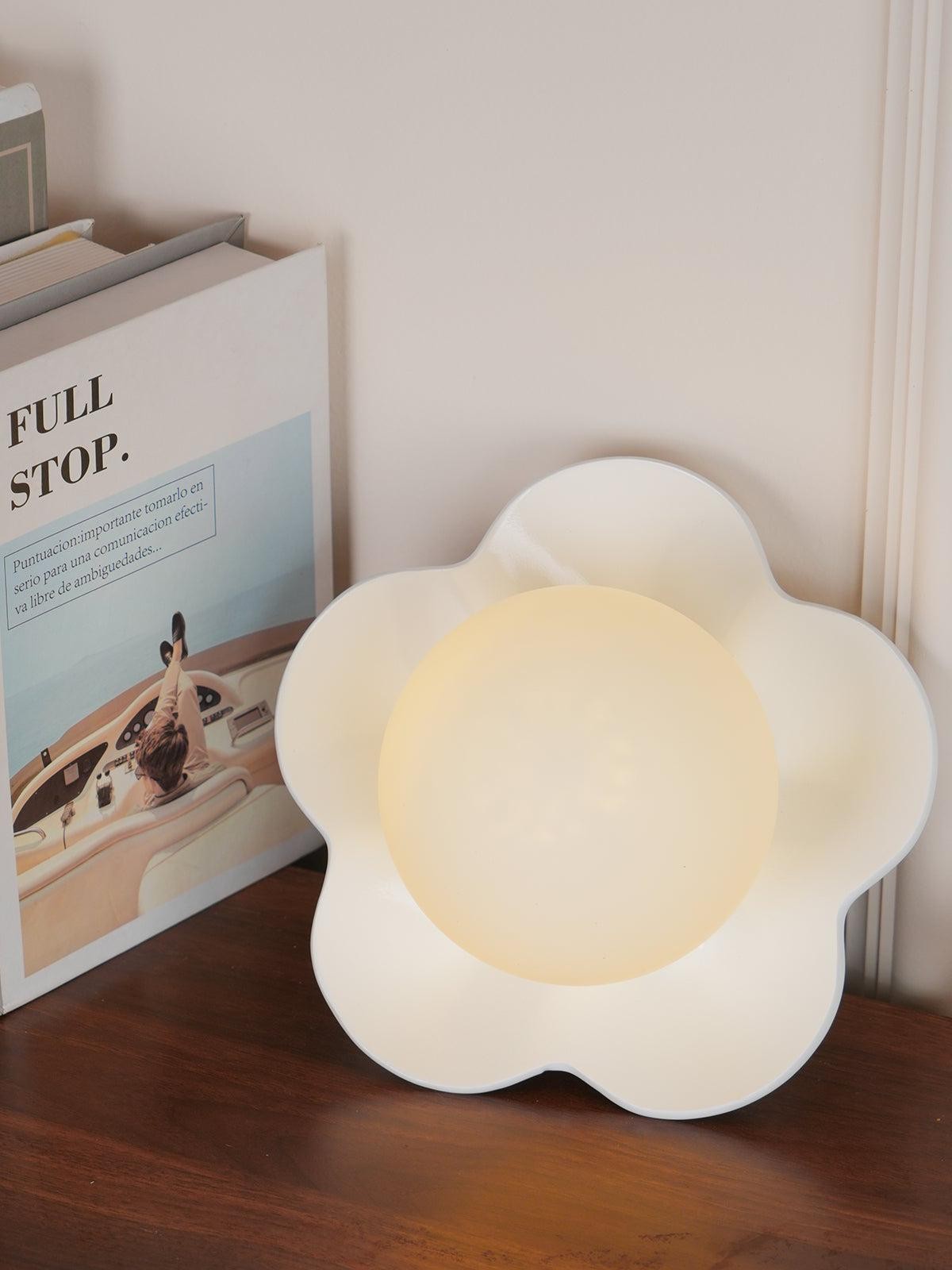 Floral Petal Wall Lamp - Nordic Sculptural Wall Light Living Room T129
