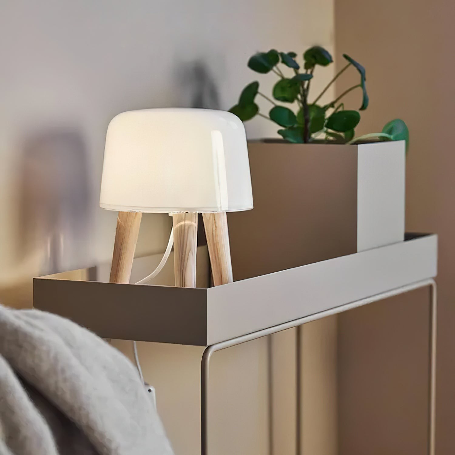 Nordic Wood Decorative Glass Table Lamp For Bedroom M255