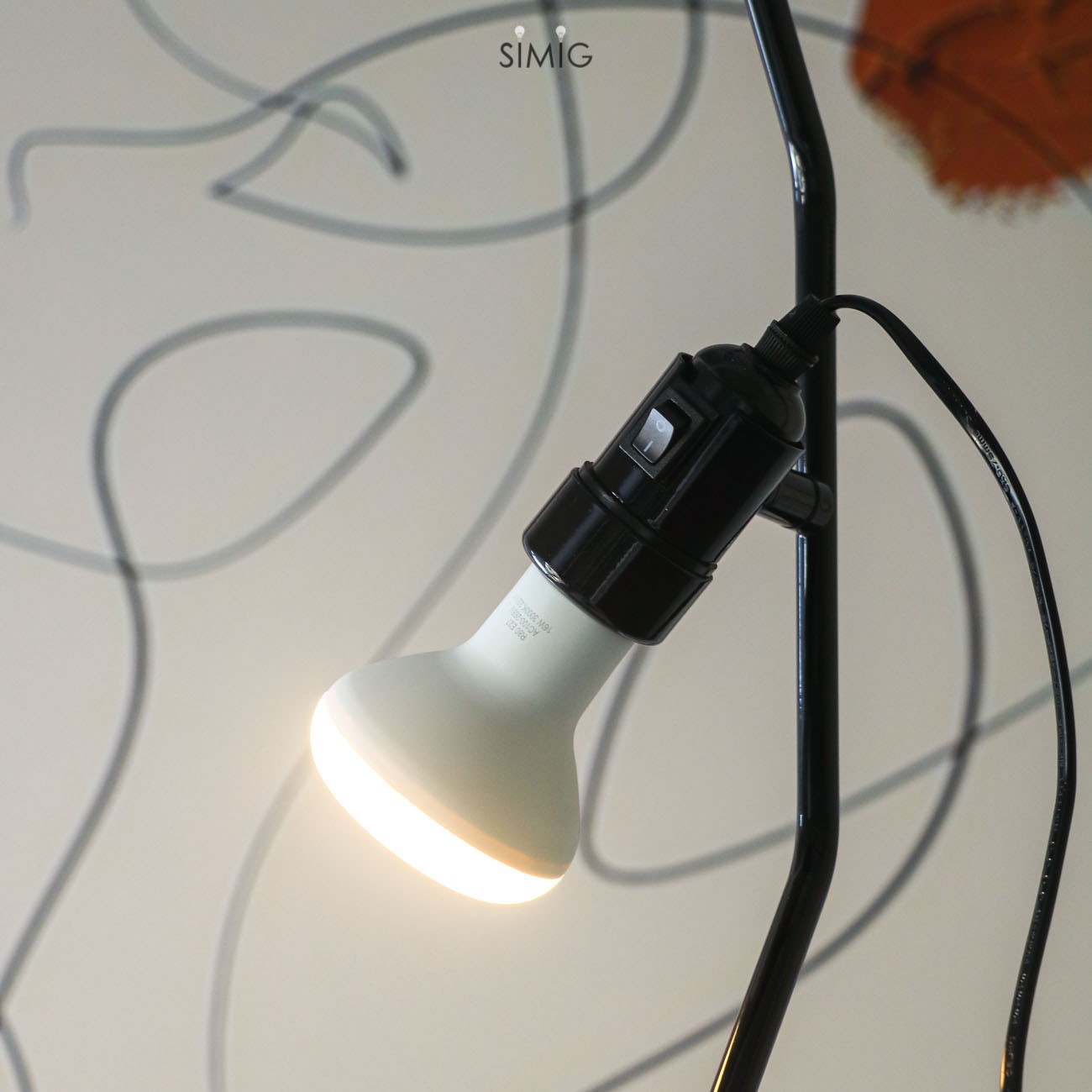 Fluxo Ceiling Lamp - Adjustable Design Lamp for Bedroom