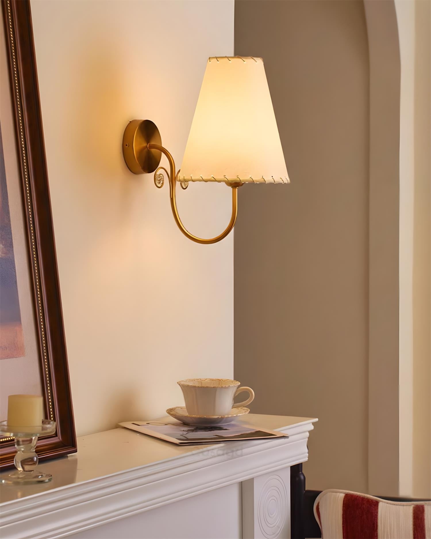 Gentle Bend Wall Lamp T1557