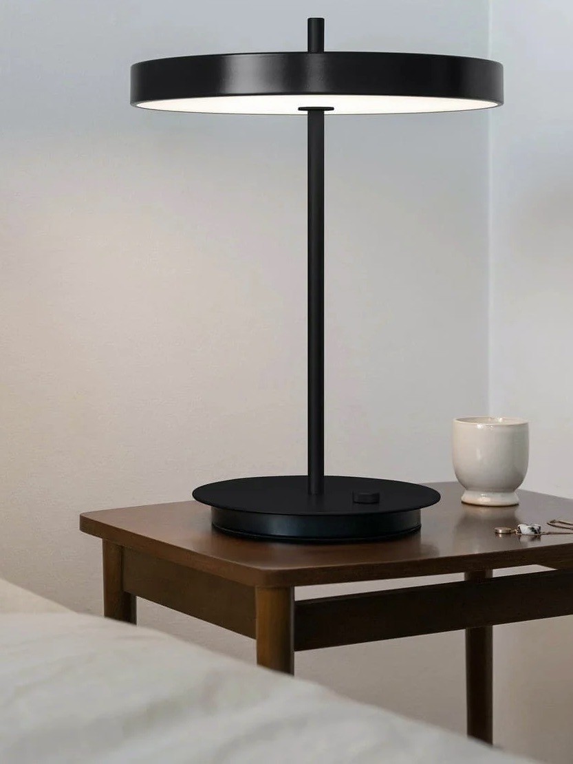 Nordic Monochrome Table Lamp – Portable Light for Any Room G103