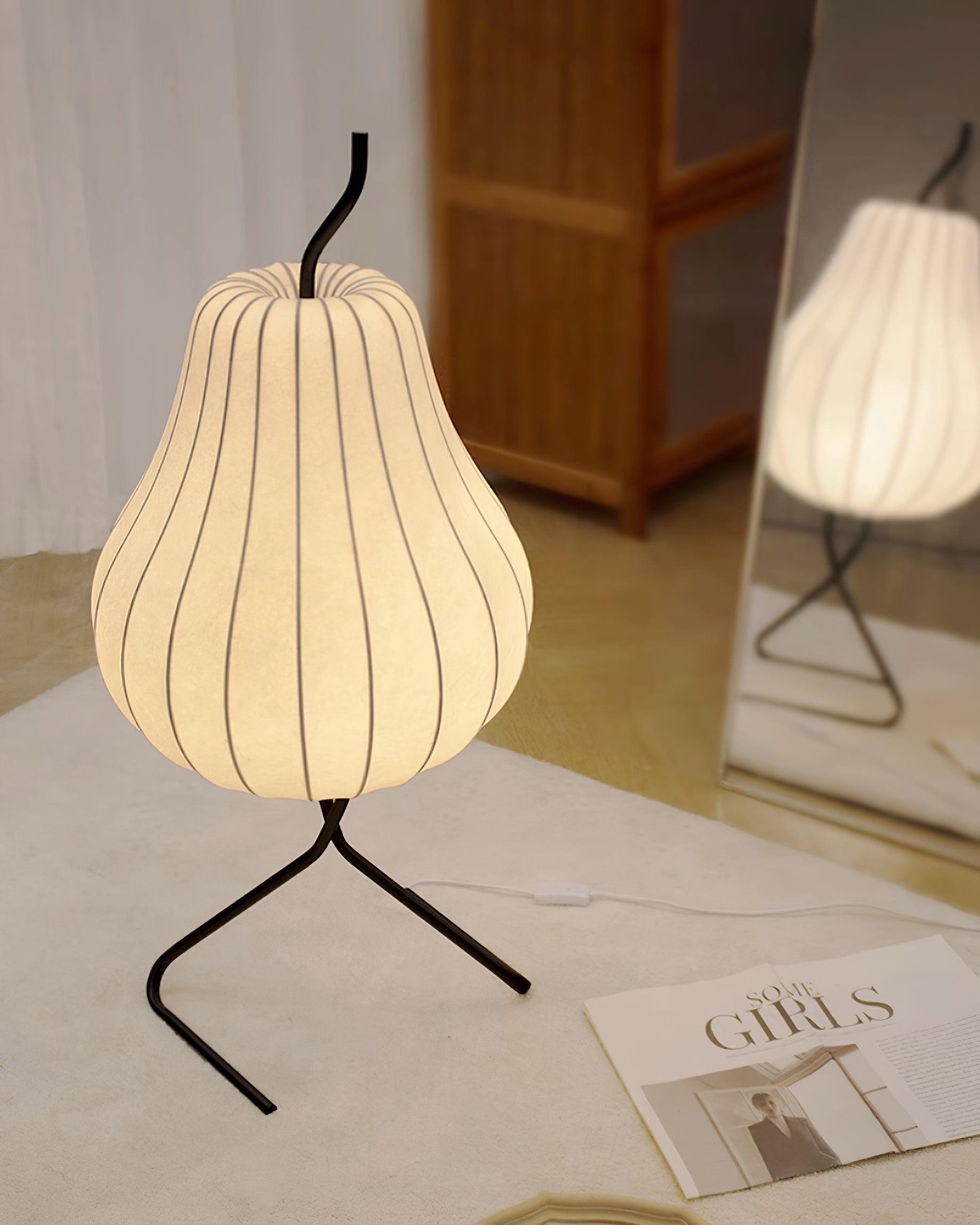 Pear-shaped Shite Floor Lamp Suitable For Living Room M519