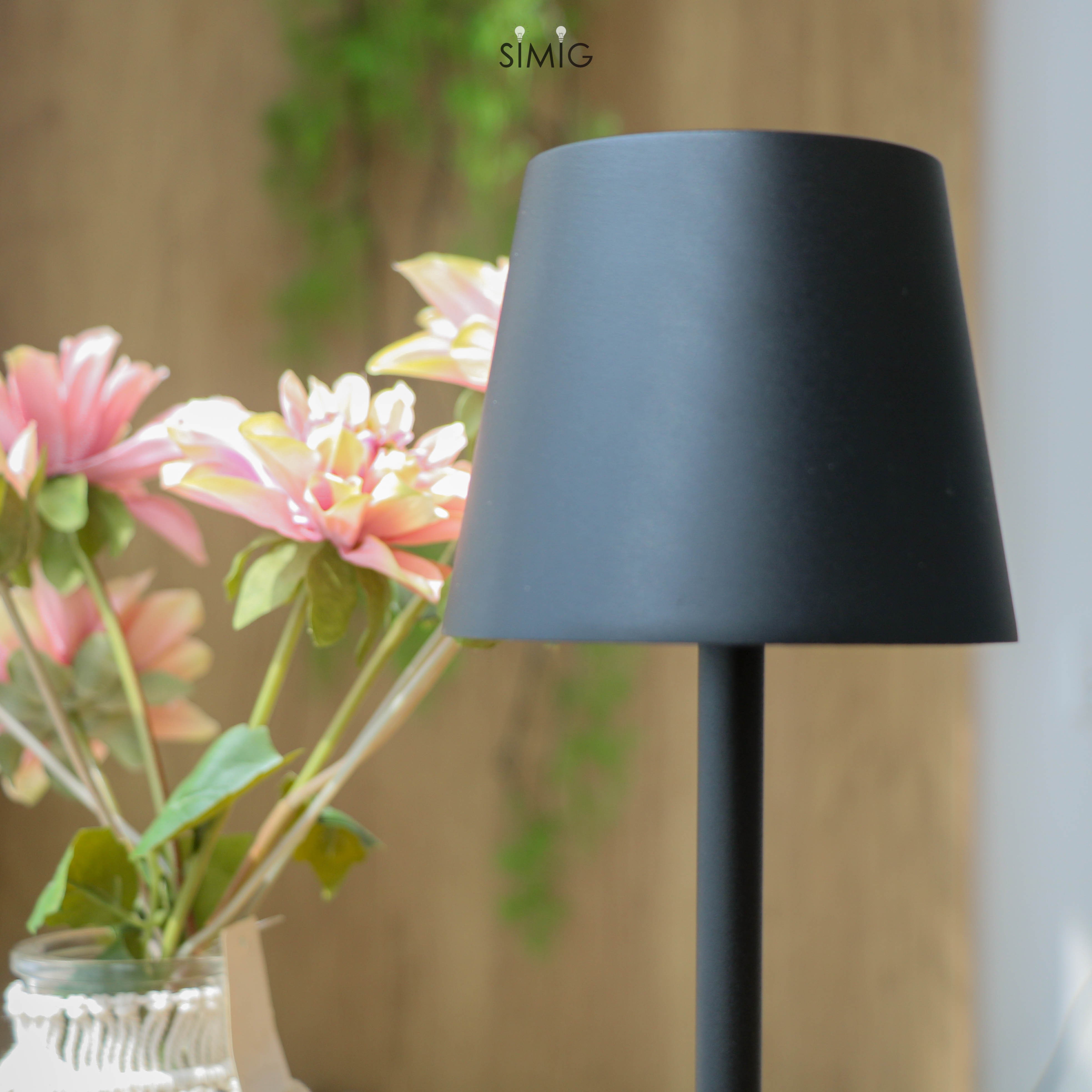 Cordless Rechargeable LED Table Lamp S18