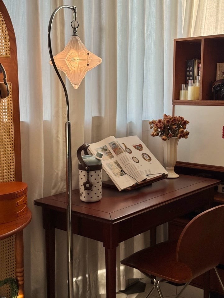 Art Deco Star Floor Lamp - Modern Standing Lamp for Living Spaces - Astris Orion T438