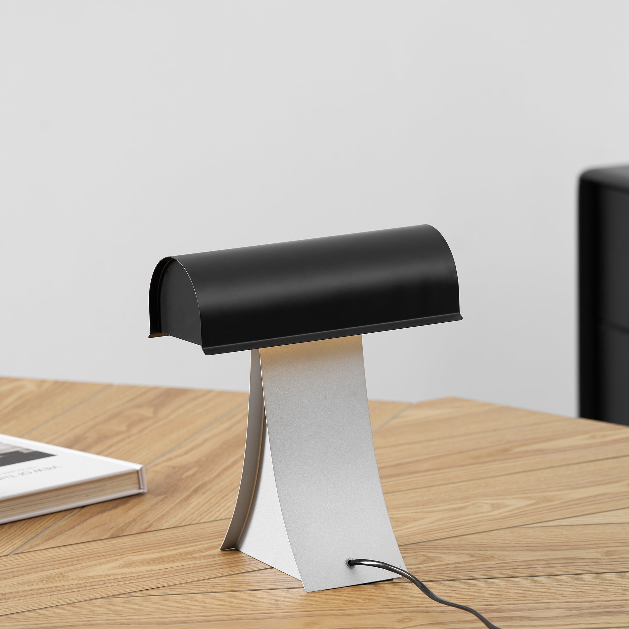 Archive Table Lamp T1922