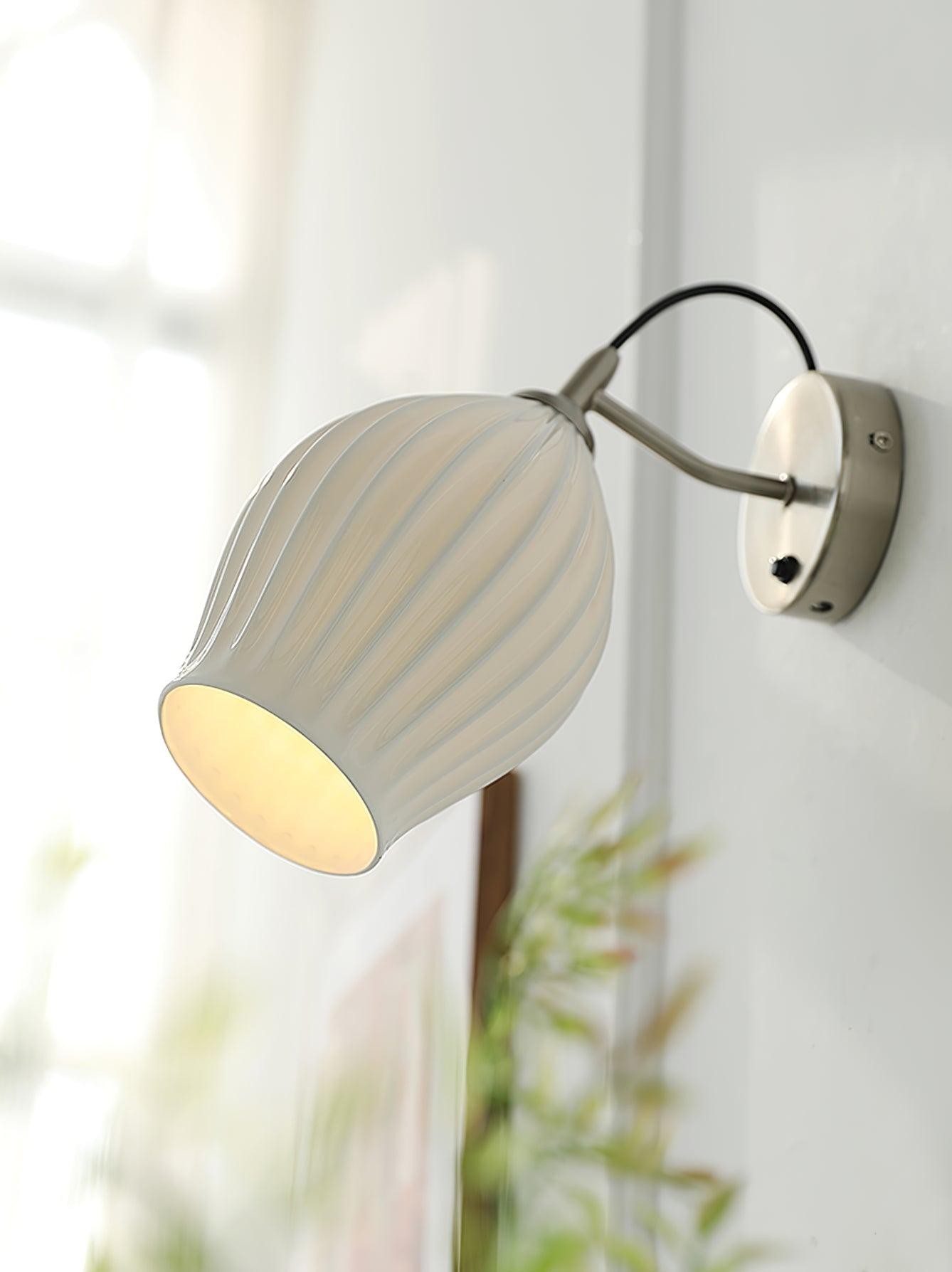 Cream Style Ceramic Ribbed Wall lamp M564