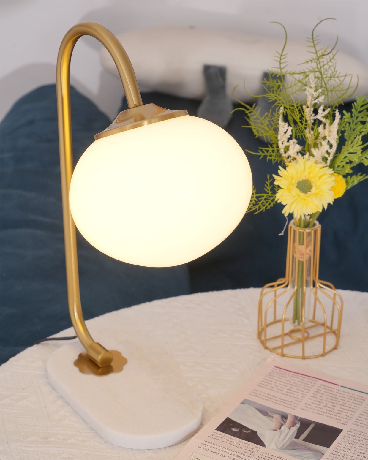 Scandinavian Cream Ball Table Lamp For Living Room M348
