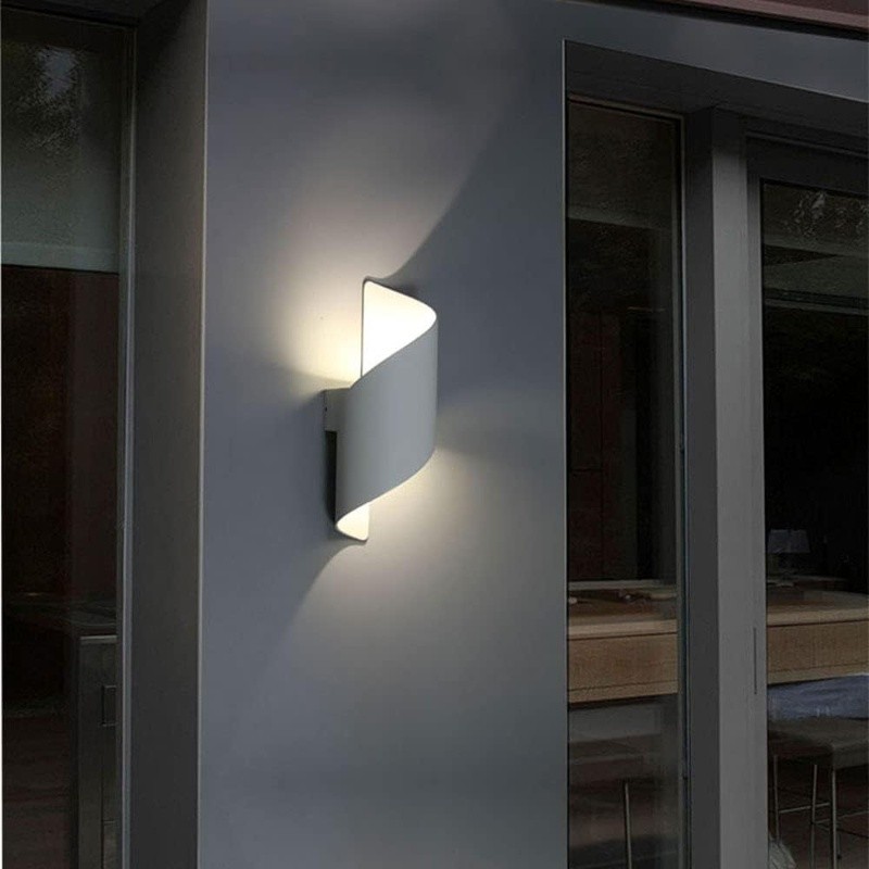 Modern Curl Twisted LED Wall Light M38