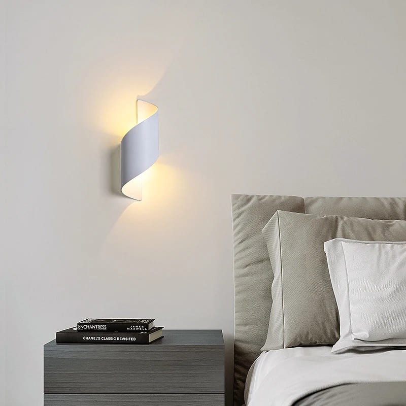 Modern Curl Twisted LED Wall Light M38