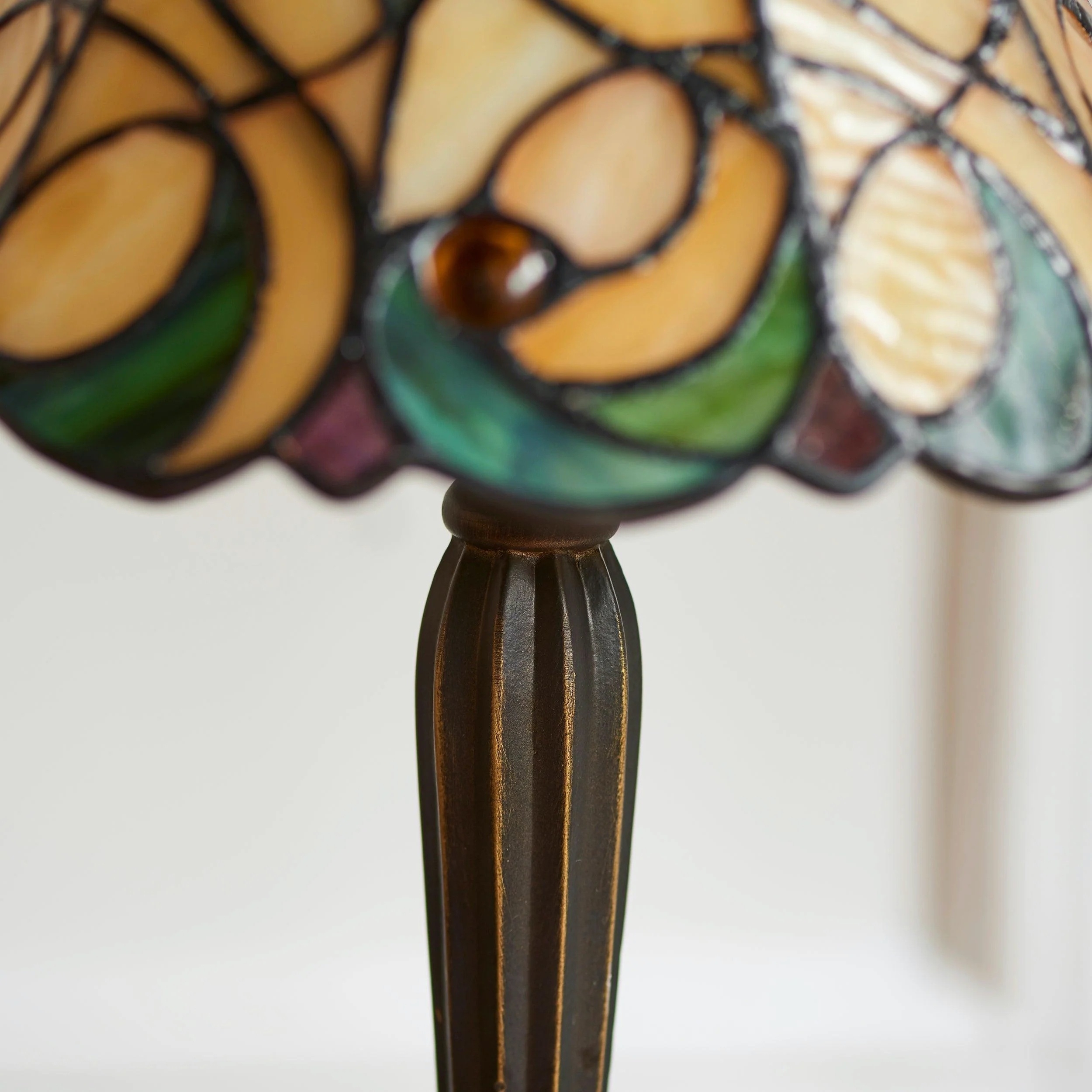 TF Jamelia Classic Stained Glass Table Light Lamp - Handcrafted Glass Light for Bedroom T855