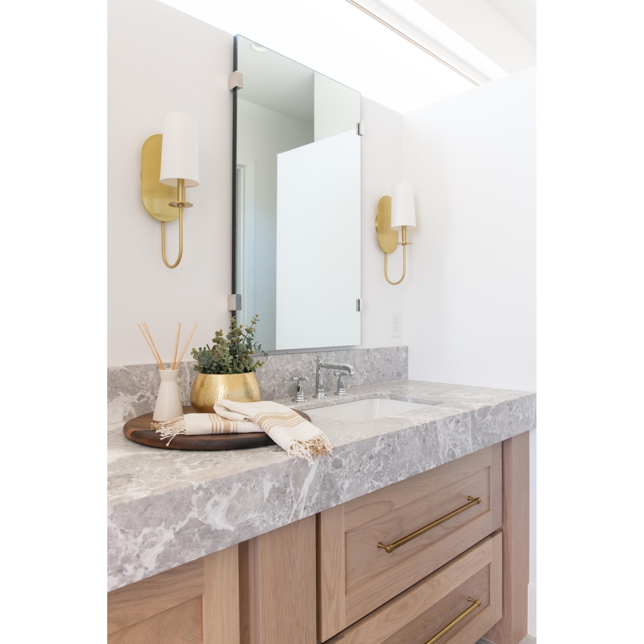 Lara Wall Lamp T1823