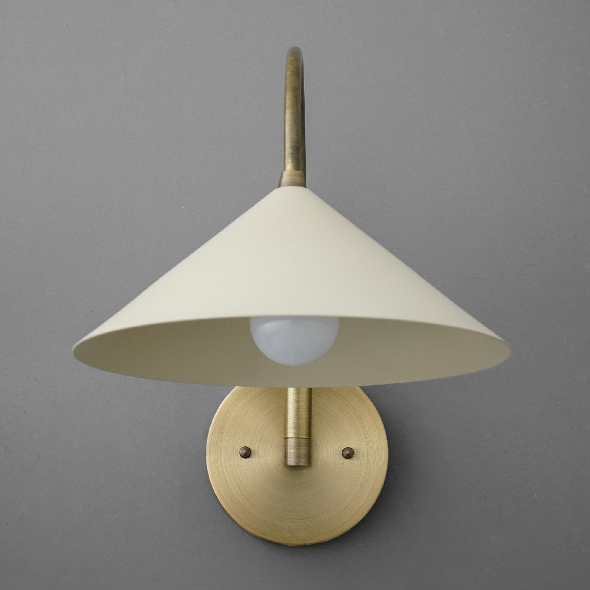 Curva Elegant Arc Cone Wall Sconce - Contemporary Reading Nook Wall Lighting T394