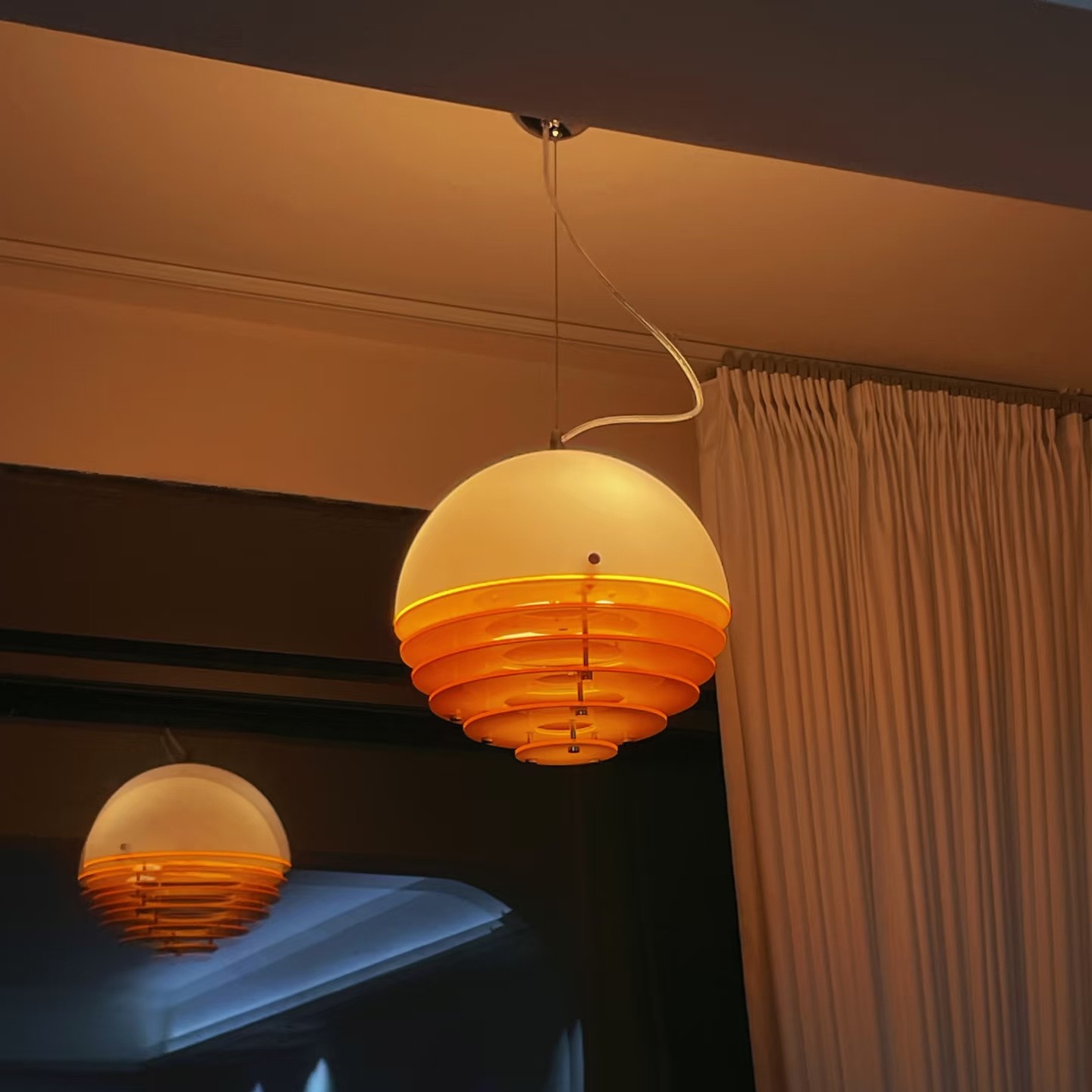 Bauhaus Sunset Pendant Lamp - Warm Ambient Lighting for Living Room S213
