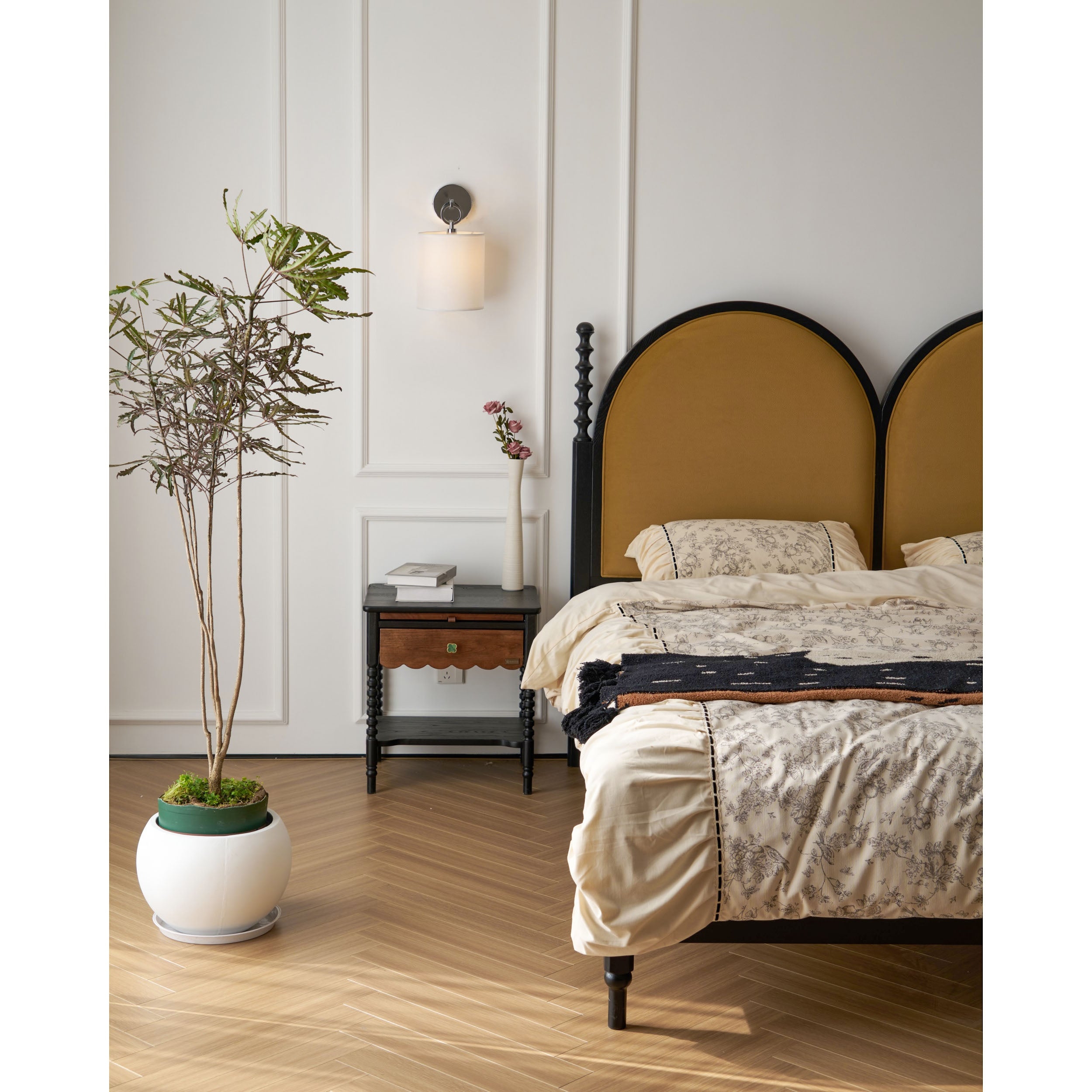 Full Circle Sconce T1840