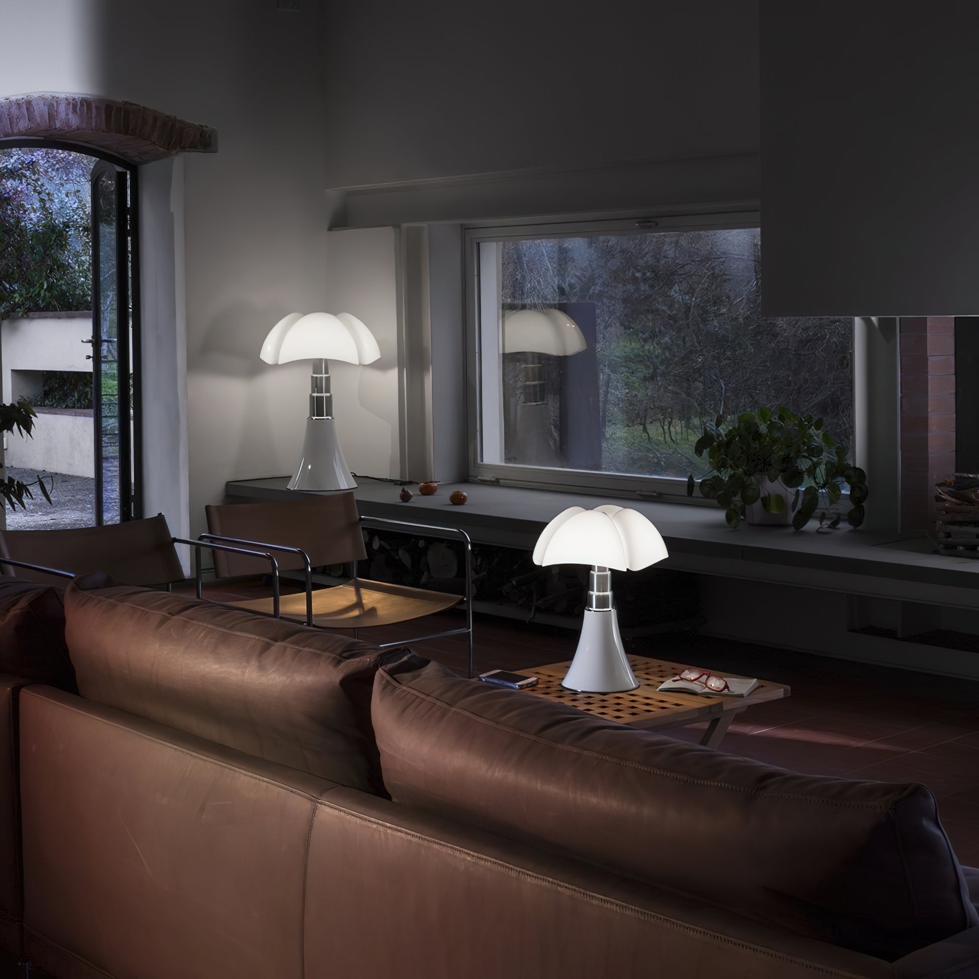 Petalica Table Lamp T1384