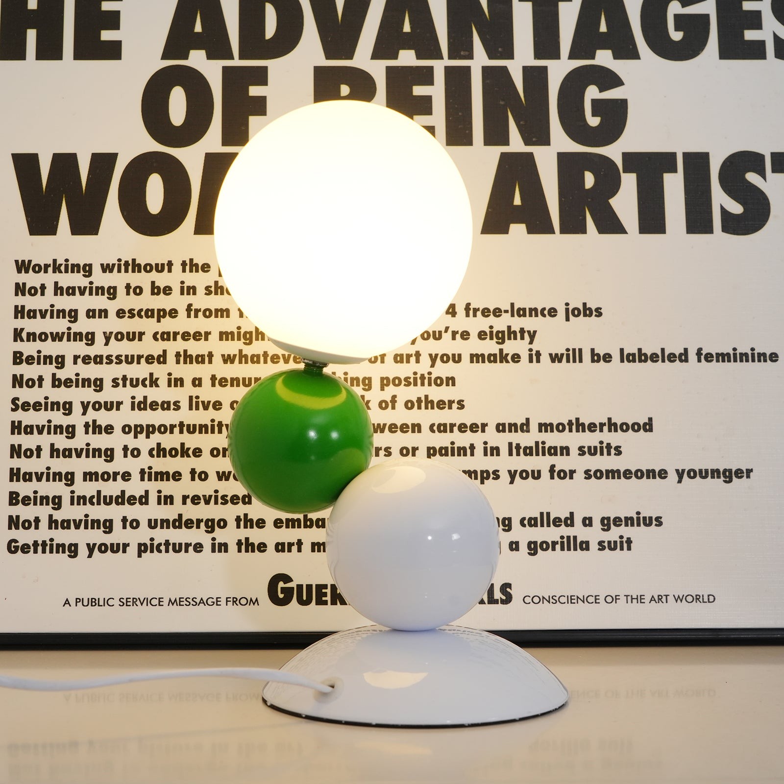 Colorful Design Acrylic Ball Table Lamp M101