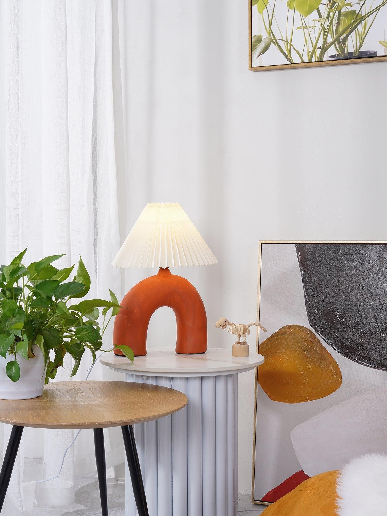 Arched Pleated Table Lamp M391