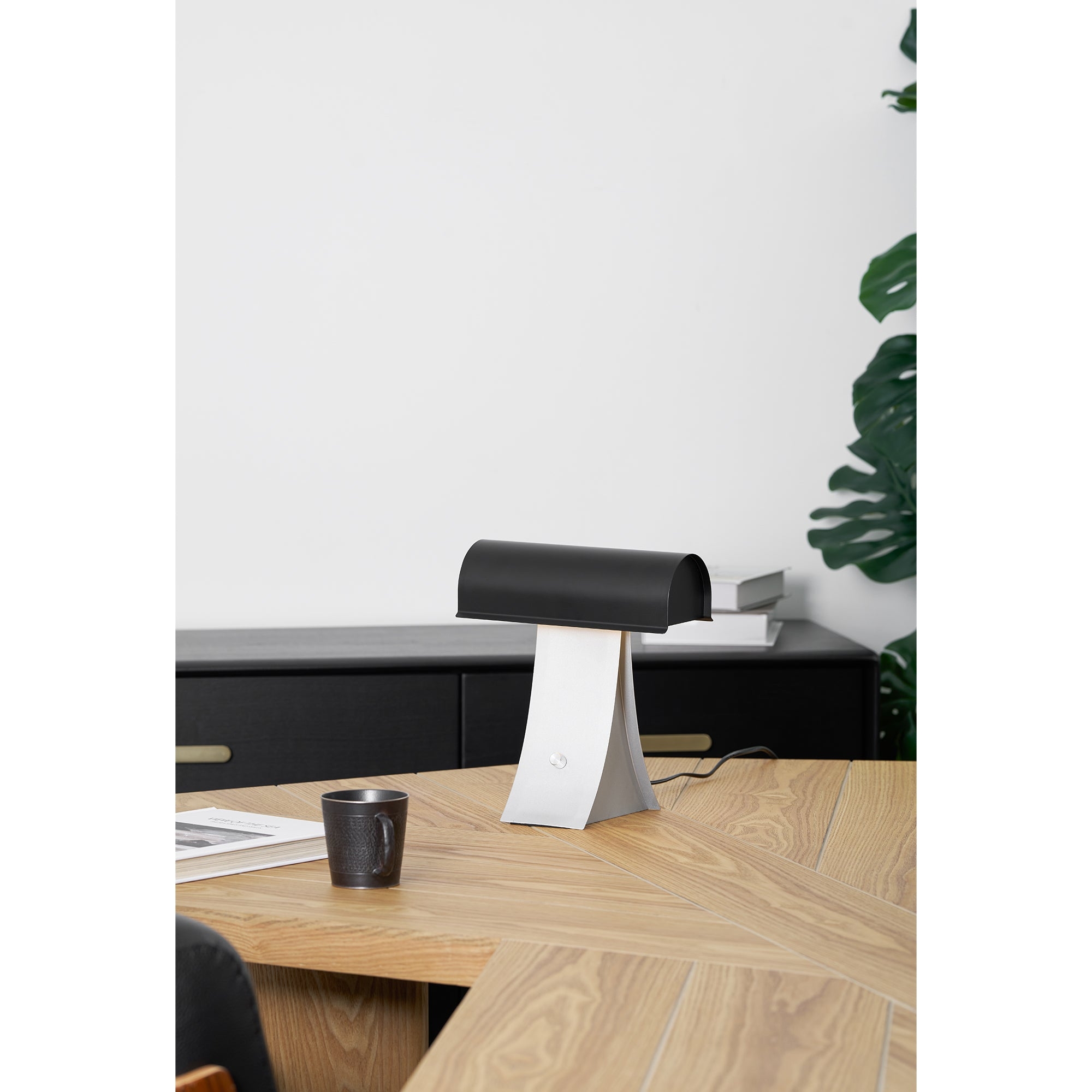 Archive Table Lamp T1922