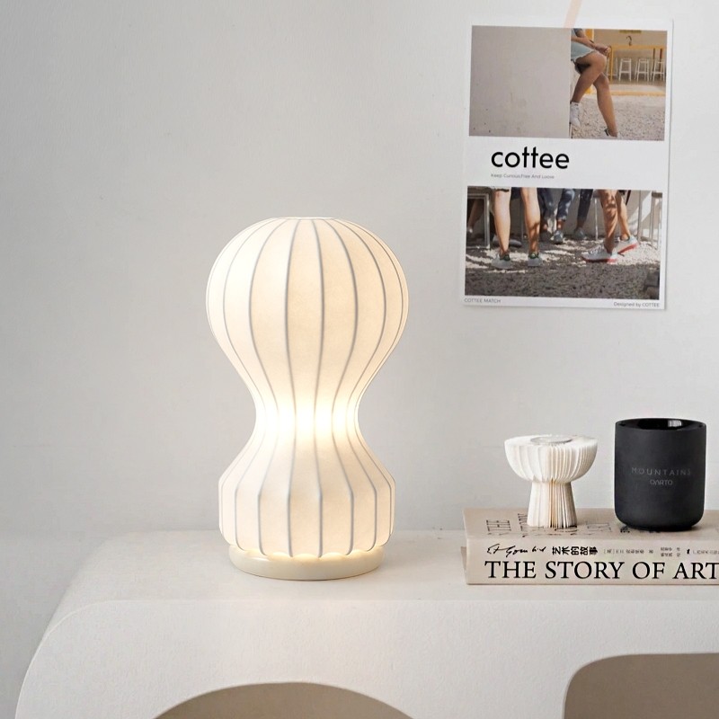 Gatto Table Lamp