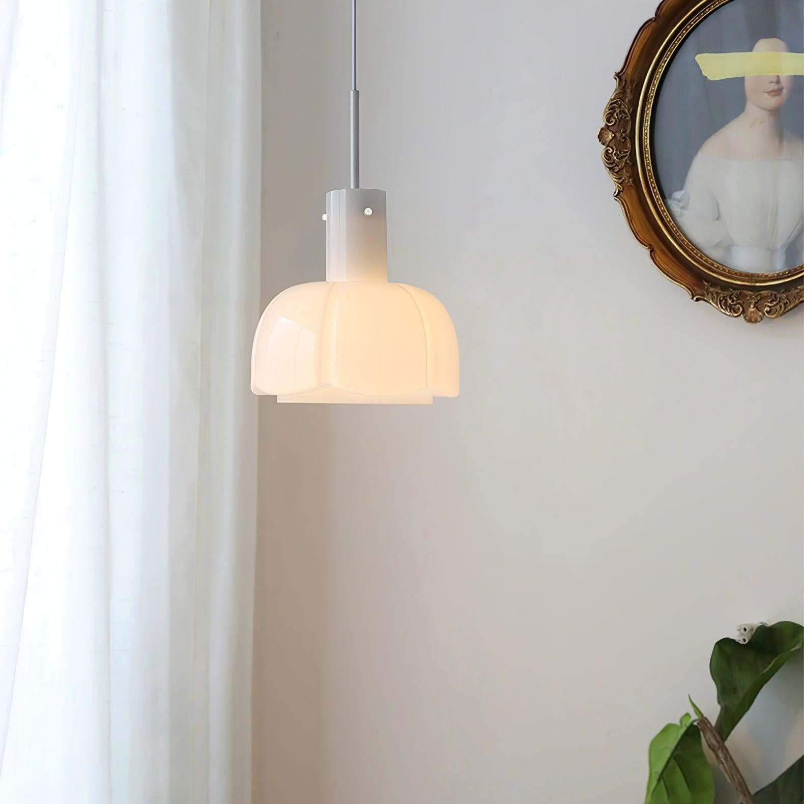 Medieval Style Glass Bud Pendant Lamp M352
