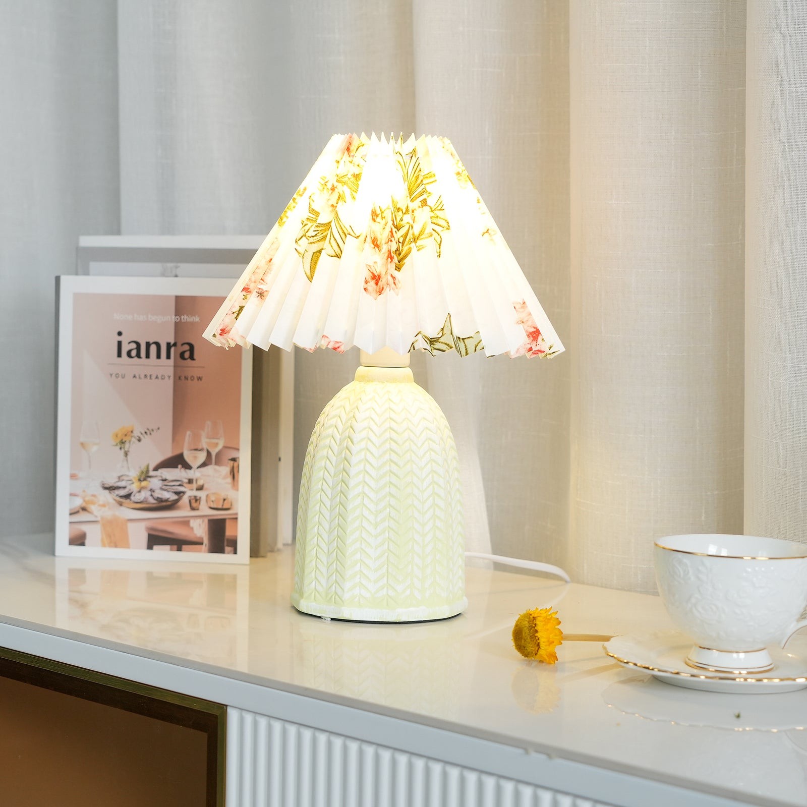 Vintage Pleated Table Lamp M206