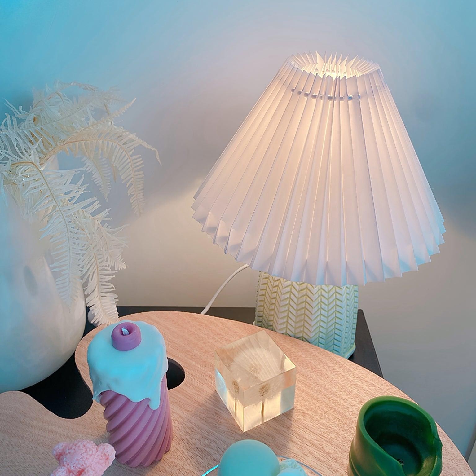 Vintage Pleated Table Lamp M206