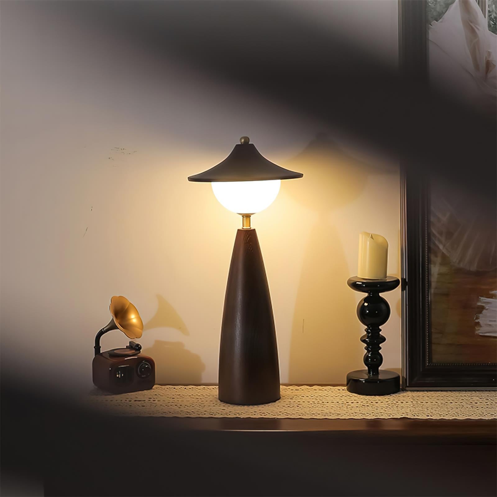 French Retro LED Bedside Table Lamp for Bedroom M225