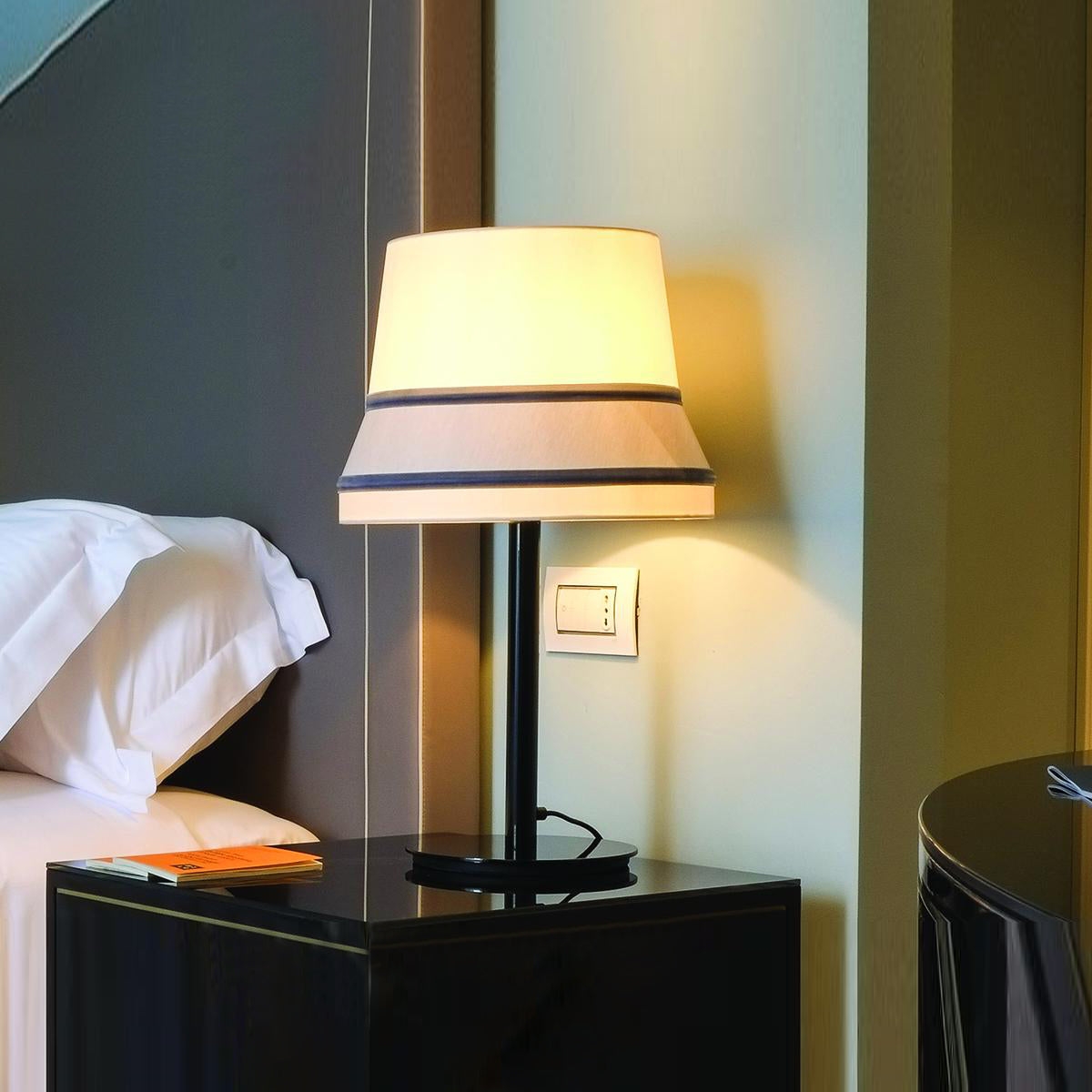 Audrey Contardi Table Lamp T1684