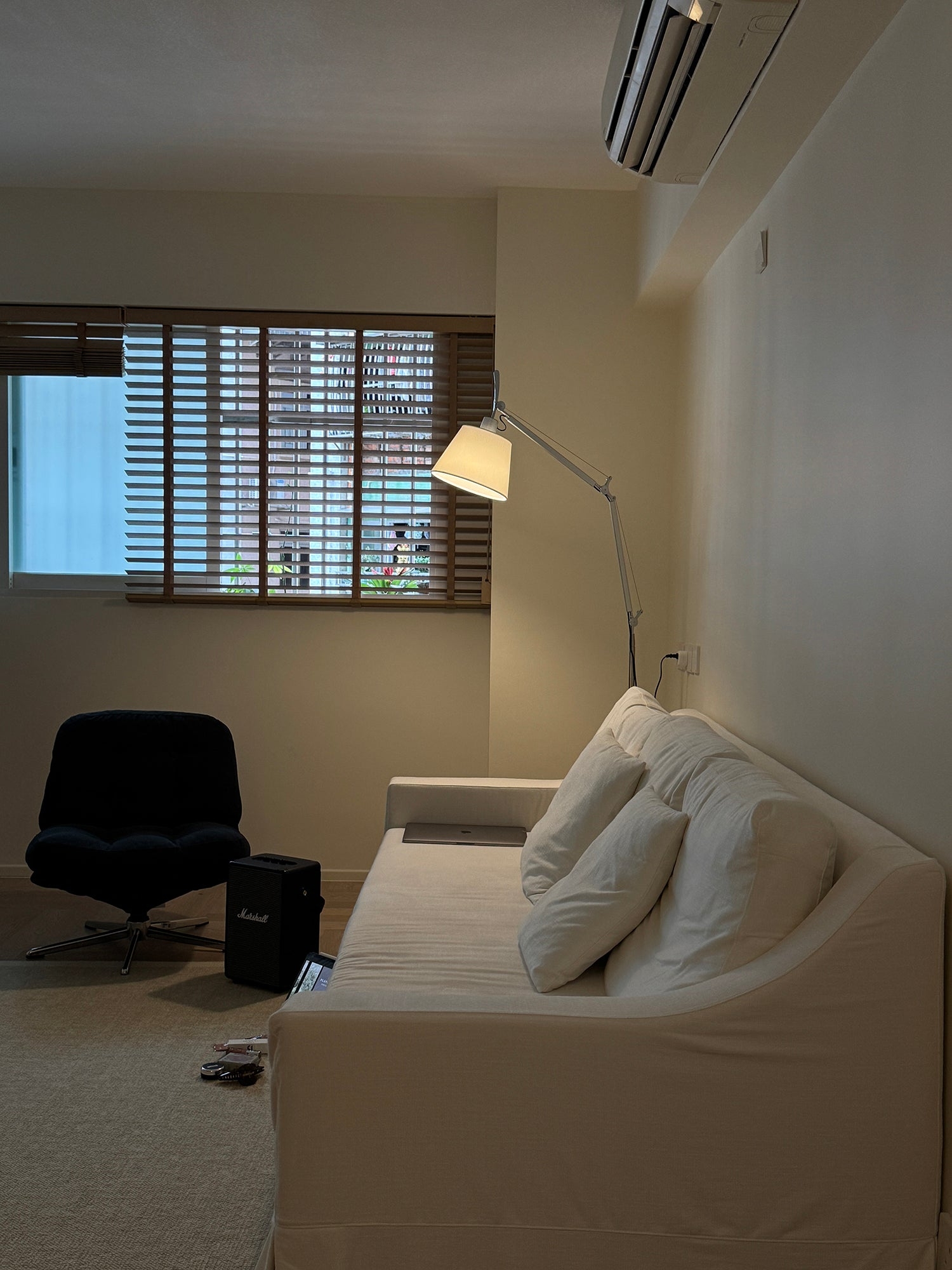 Velthea Floor Lamp T1937