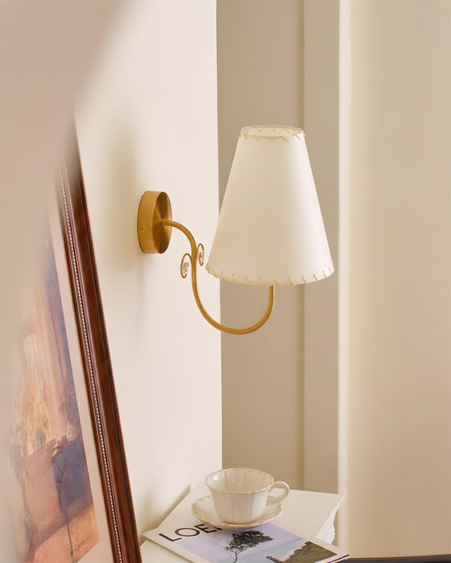 Gentle Bend Wall Lamp T1557