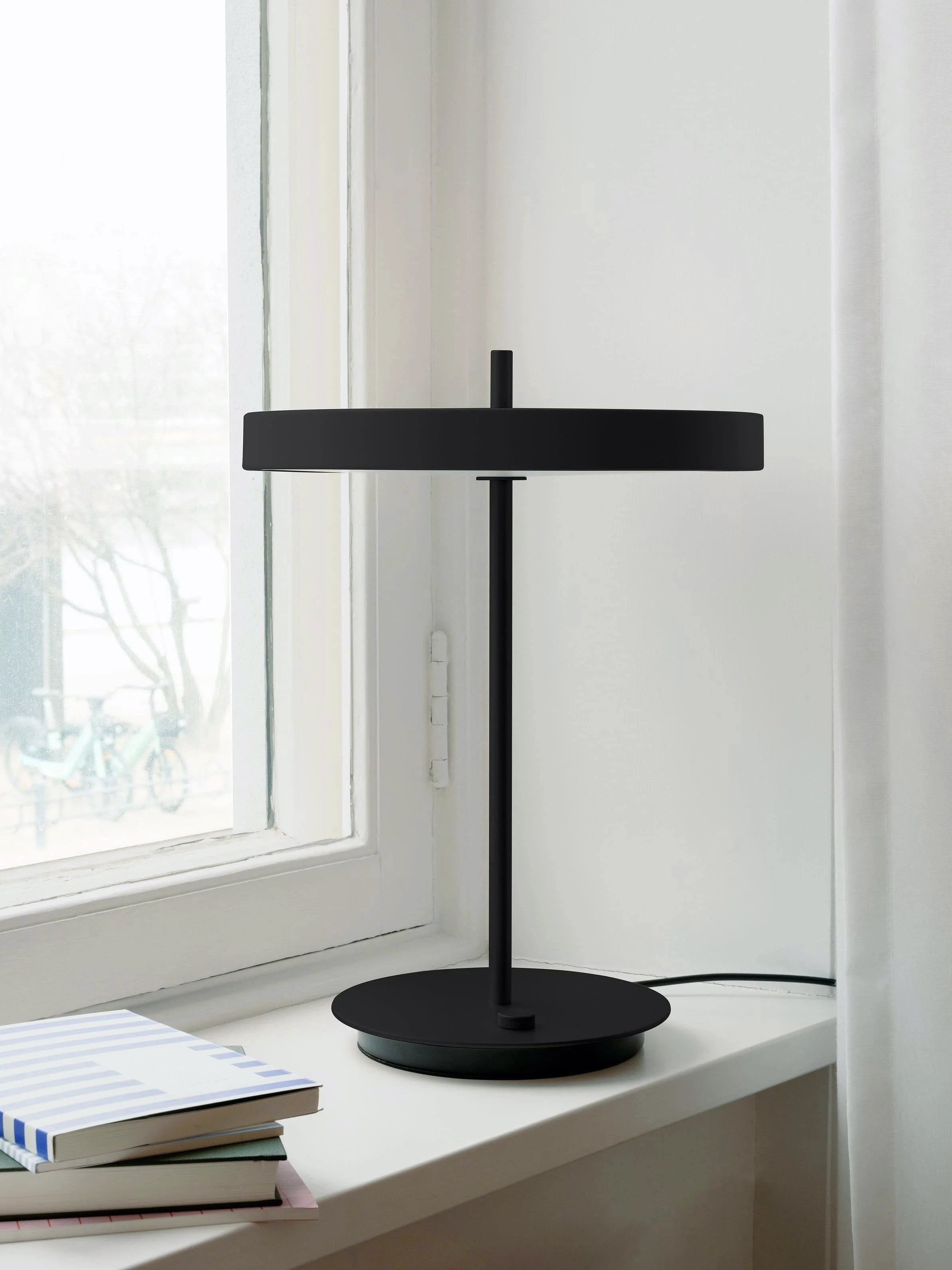Nordic Monochrome Table Lamp – Portable Light for Any Room G103