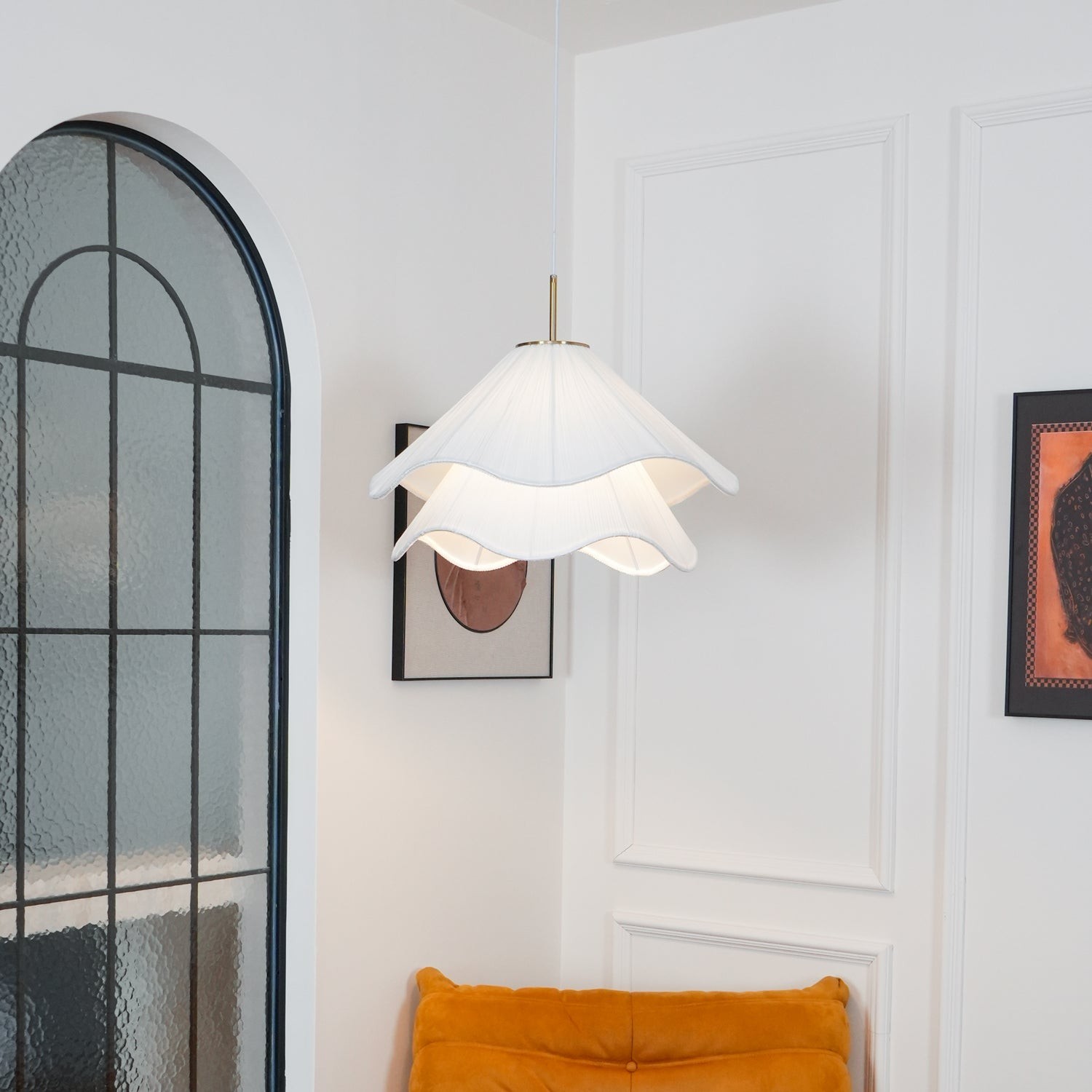 White Layered Pleats Pendant Lamp M147