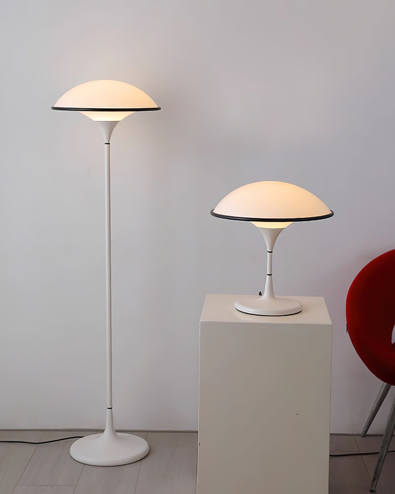 Danish Retro White Flying Saucer Table Lamp M277
