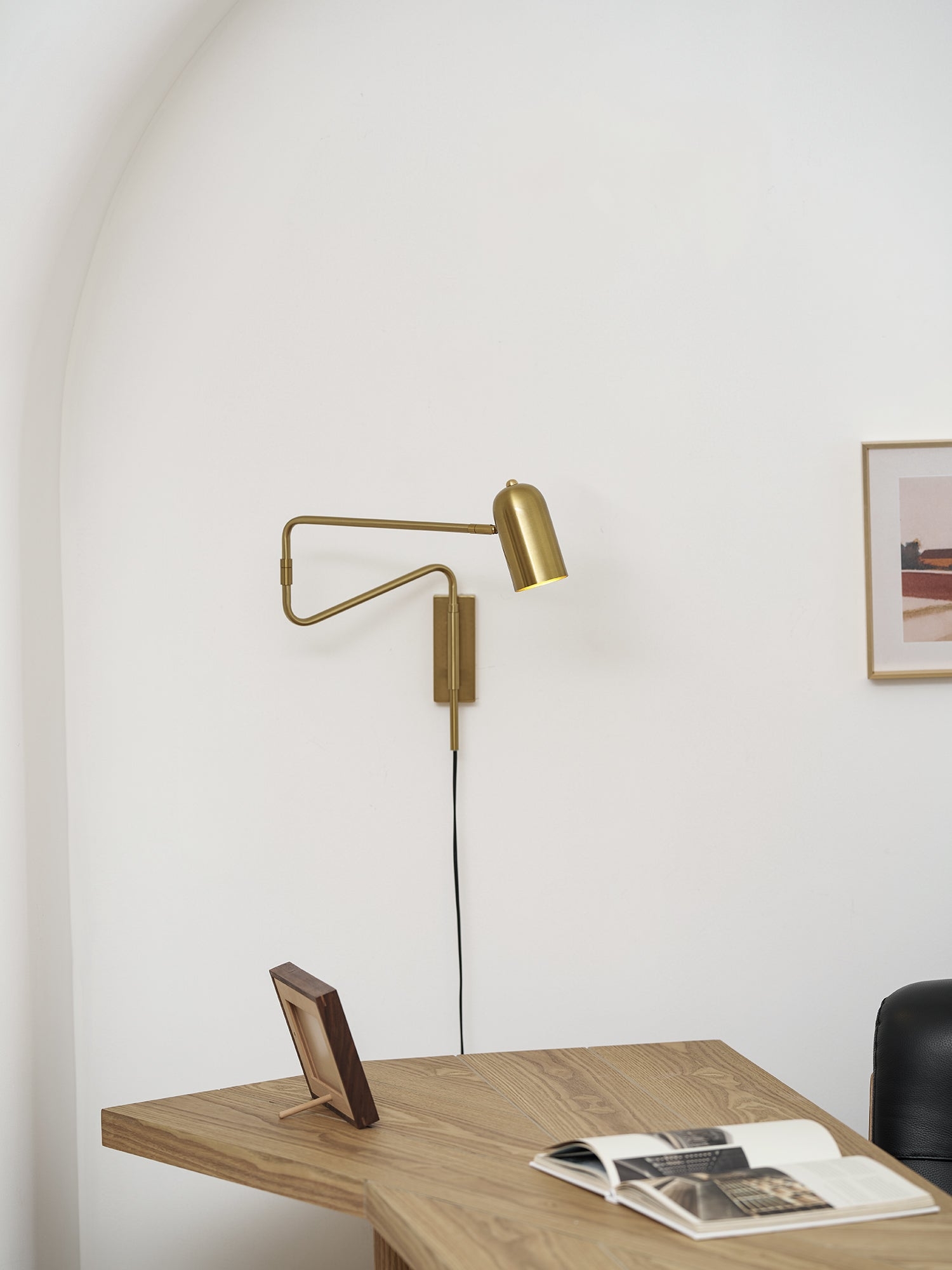 Adjustable Arm Plug In Wall Lamp T1595