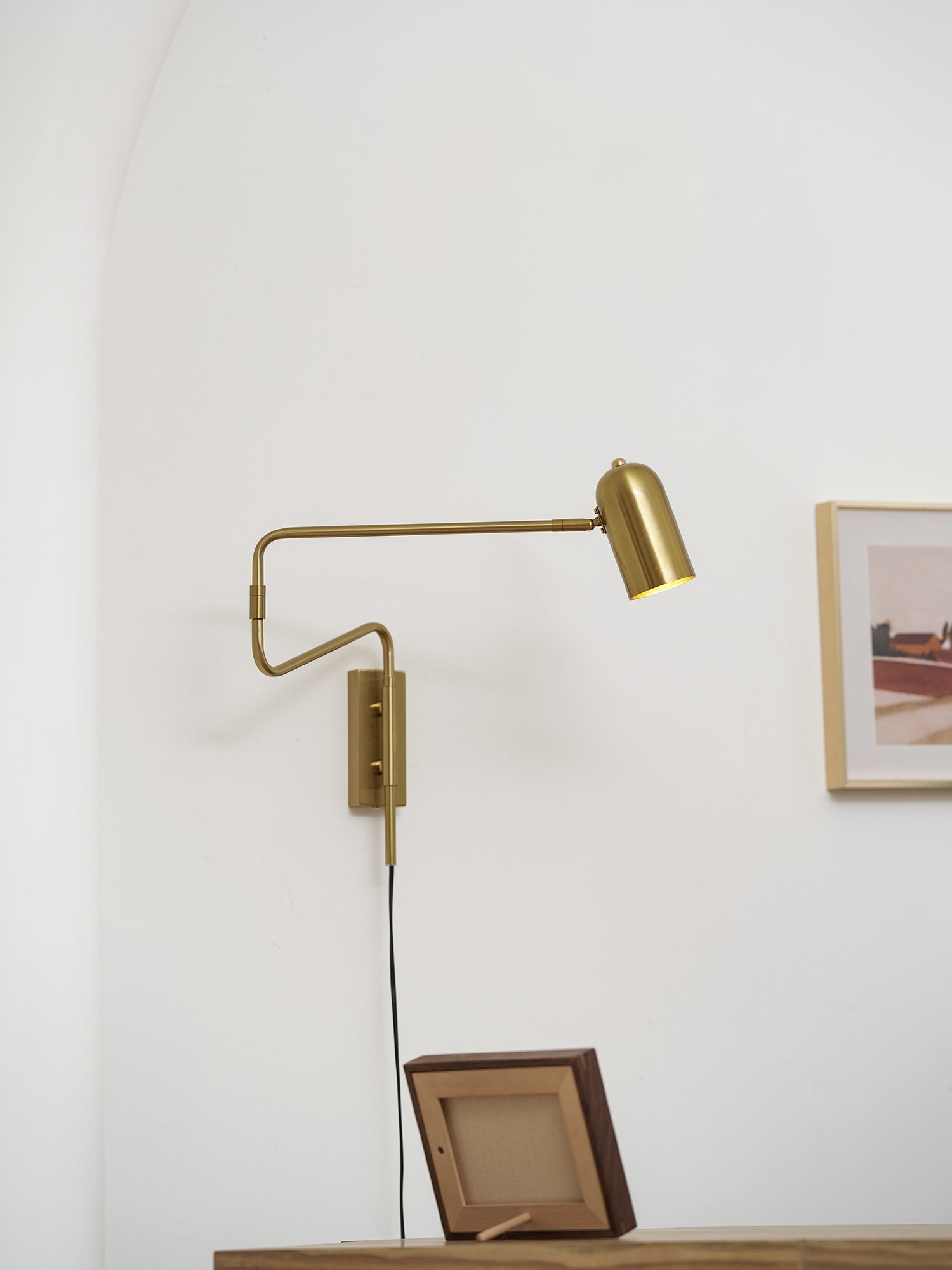 Adjustable Arm Plug In Wall Lamp T1595